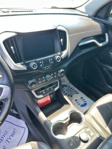 2023 GMC Acadia — detail view